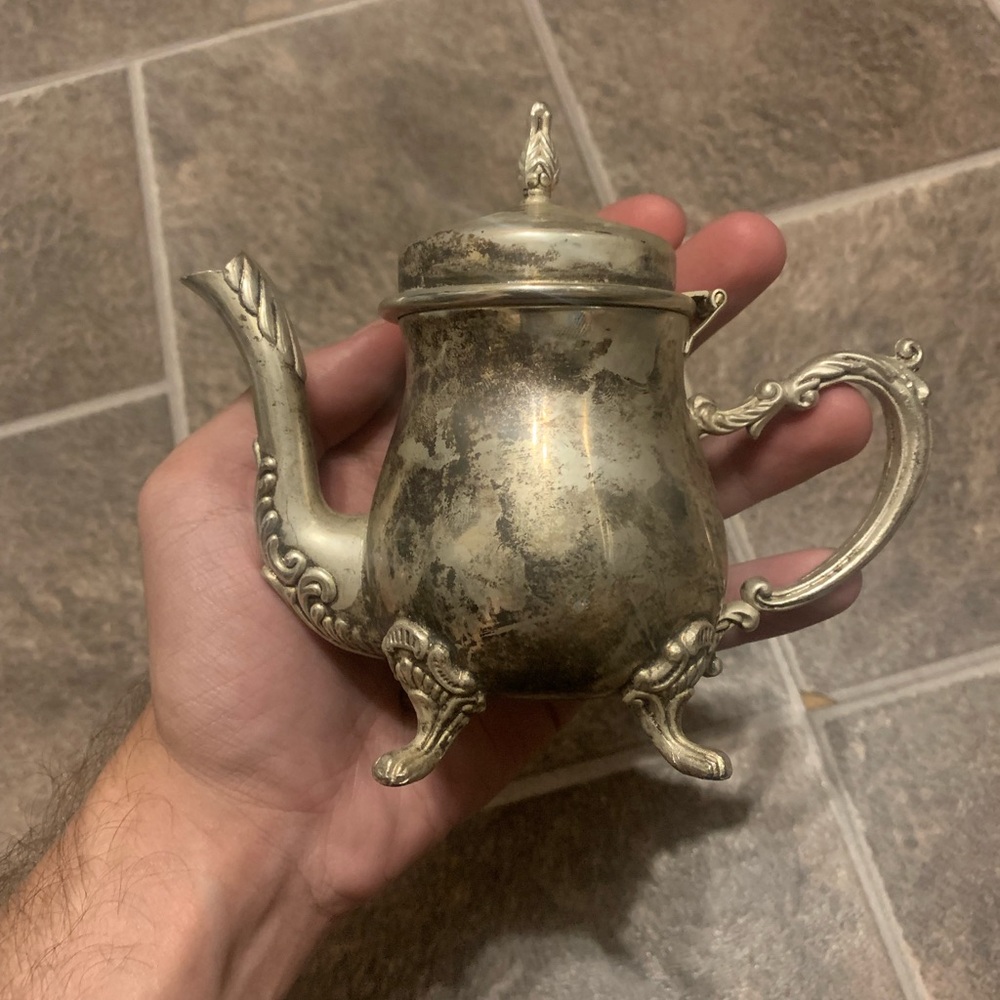 Vintage International Silver Co silver plated Creamer with lid. 5.5 Tall X 6.5 W